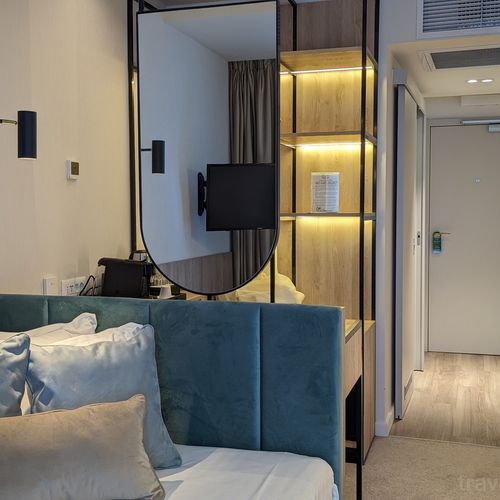 Camera single la etaj cu balcon