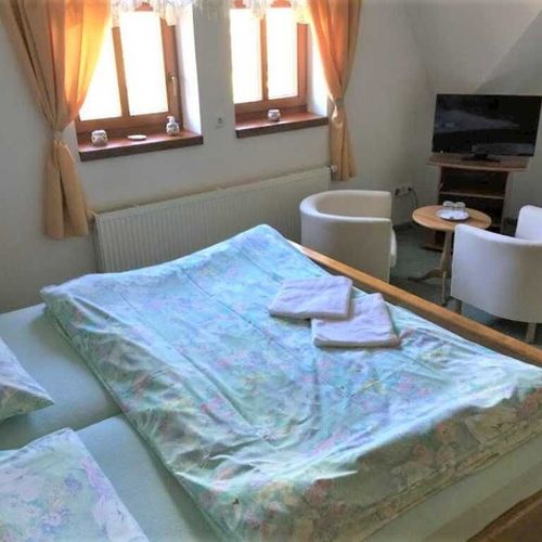 Camera tripla cu duș