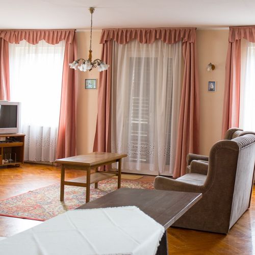 Apartament standard Plus cu aer condiționat pentru 7 pers. (se inchirieaza doar integral) (se poate solicita pat suplimentar)