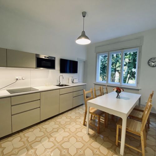 Rodinný Apartman pro 6 os. se 2 ložnicemi přízemní