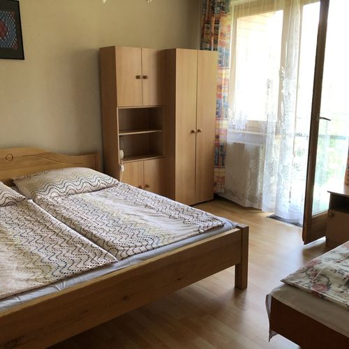 Apartament cu aer condiționat cu vedere spre grădină cu 3 camere pentru 8 pers.