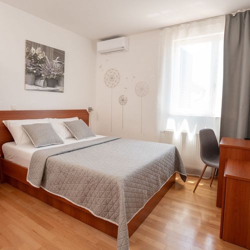 Standard Pokoj s manželskou postelí s výhledem do zahrady