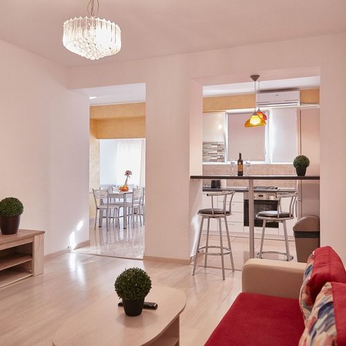 Apartament superior cu 4 camere pentru 8 pers.