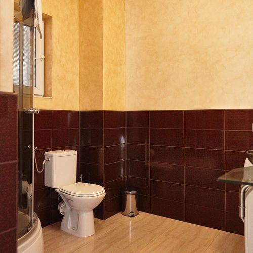 Apartament la parter cu 2 camere pentru 4 pers.