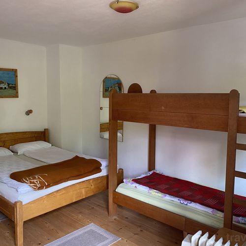 Camera cvadrupla family cu baie