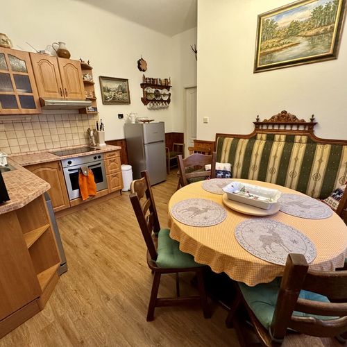 Apartman s vlastní kuchyňkou pro 6 os. se 2 ložnicemi s výhledem na město