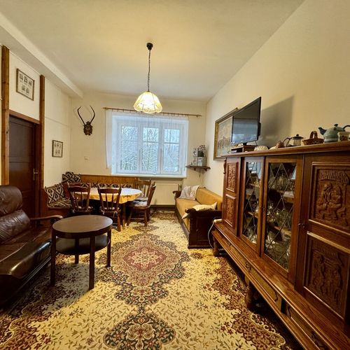 Apartman s privátní koupelnou mimo apartmán pro 10 os. se 2 ložnicemi s výhledem do zahrady