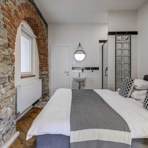 Apartament 4-osobowy Deluxe z prysznicem z 2 pomieszczeniami sypialnianymi