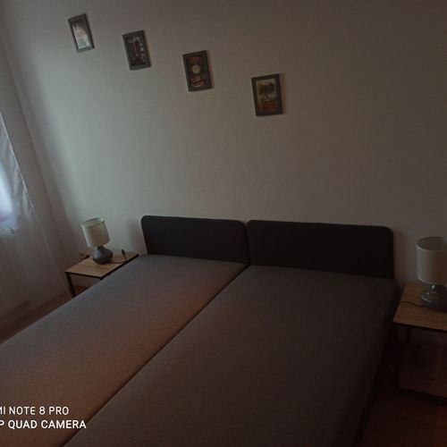 Apartament cu balcon cu vedere spre pădure pentru 9 pers. (se inchirieaza doar integral)