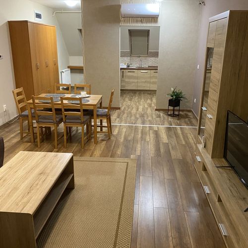 Apartament classic la mansardă cu 3 camere pentru 8 pers.