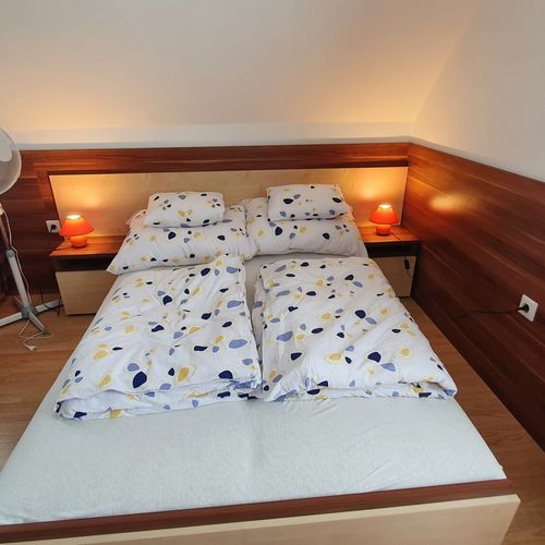 Rodinný Apartman pro 6 os. se 2 ložnicemi na poschodí