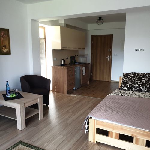 Apartament 2-osobowy z balkonem z łazienką z 1 pomieszczeniem sypialnianym