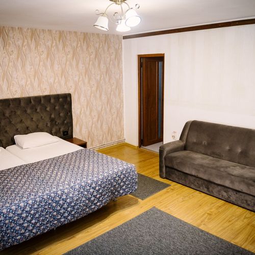 Camera cvadrupla family cu balcon