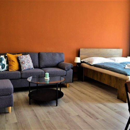 Apartman se sprchou s privátní koupelnou mimo apartmán pro 4 os. s 1 ložnicí