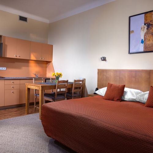Apartament cu bucătărie proprie cu 2 camere pentru 4 pers.