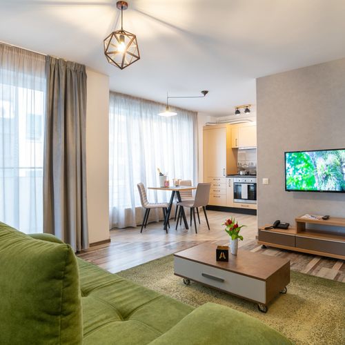 Apartament business la etaj cu 2 camere pentru 4 pers.