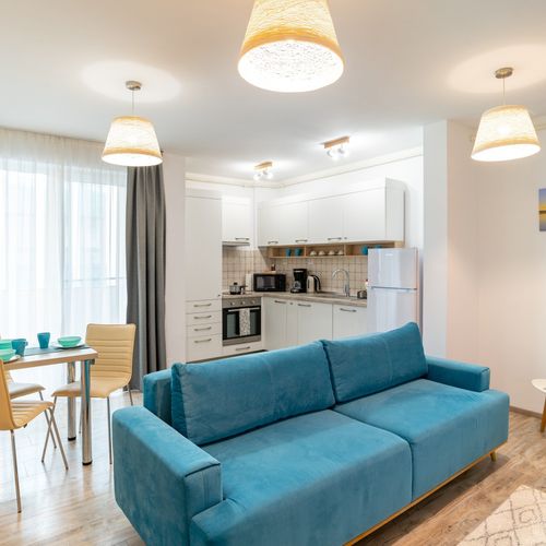 Apartament standard cu vedere spre curte cu 2 camere pentru 4 pers.