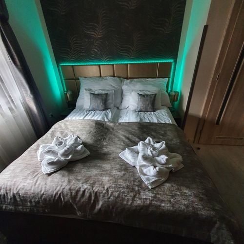 Apartament cu baie cu vedere spre curte cu 1 camera pentru 2 pers.