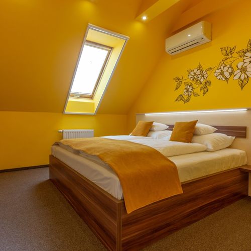 Apartament family la etaj cu 2 camere pentru 4 pers.