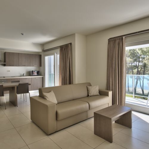 Apartament 4-osobowy Exclusive częściowy z widokiem na morze z 2 pomieszczeniami sypialnianymi