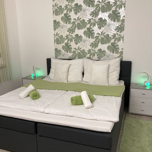 Apartament la parter cu vedere spre oraș pentru 4 pers. (se inchirieaza doar integral)