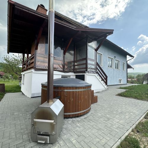 Cabană pentru 20 pers. (se inchirieaza doar integral)
