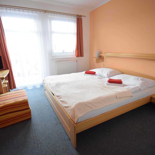 Hotel Pokoj s balkónem pro 2 os. (s možností přistýlky)