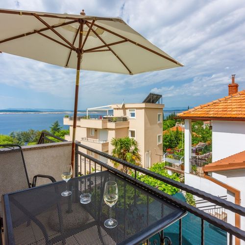 Apartament bronze cu vedere spre mare cu 1 camera pentru 2 pers.