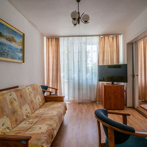 Camera tripla studio cu balcon