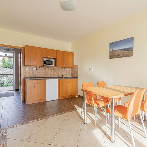Apartman se sprchou s vlastní kuchyňkou pro 4 os. s 1 ložnicí