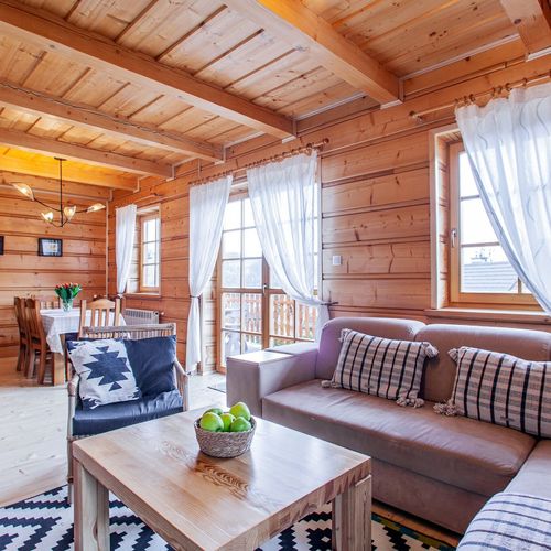 Domek drewniany 6-osobowy Przyjazny podróżom rodzinnym z widokiem na góry