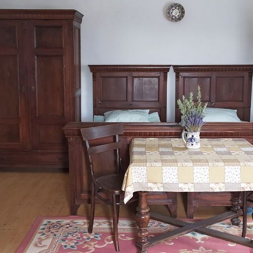 Casă de vacanță întreaga unitate cu vedere spre cetate pentru 6 pers. (se inchirieaza doar integral)