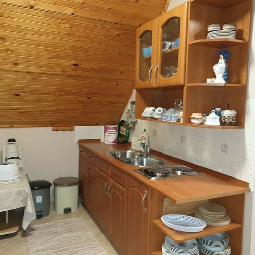 Apartament bronze la mansardă cu 2 camere pentru 4 pers.