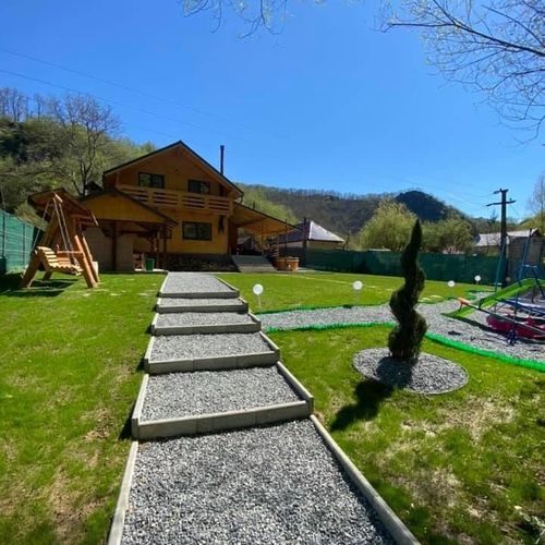 Cabană pentru 12 pers. (se inchirieaza doar integral)