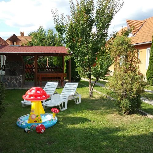 Casă de vacanță pentru 12 pers. (se inchirieaza doar integral)