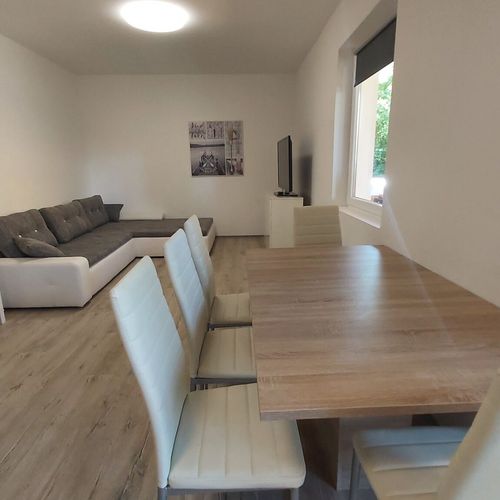 Apartament premium întreaga unitate pentru 16 pers. (se inchirieaza doar integral) (se poate solicita pat suplimentar)