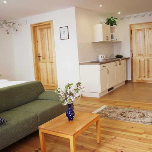 Apartman se sprchou s vlastní kuchyní pro 4 os. se 2 ložnicemi (s možností přistýlky)