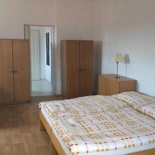 Apartman pro 7 os. se 2 ložnicemi s výhledem do zahrady (s možností přistýlky)
