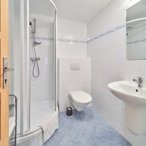 Apartament cu balcon cu baie cu 2 camere pentru 4 pers.