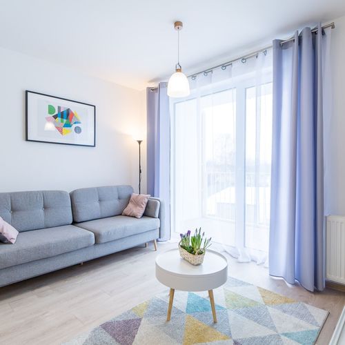 Apartament 4-osobowy na piętrze pokój od strony basenu z 2 pomieszczeniami sypialnianymi (możliwa dostawka)