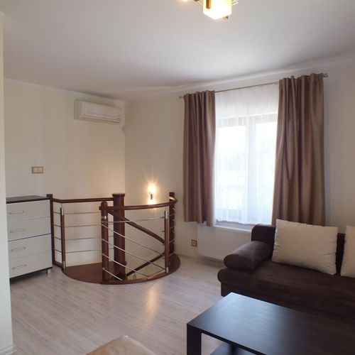 Apartament la etaj cu aer condiționat cu 2 camere pentru 6 pers.