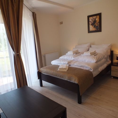 Apartament la etaj cu balcon cu 2 camere pentru 4 pers.