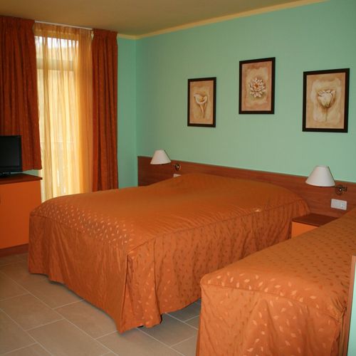 Camera cvadrupla standard cu balcon