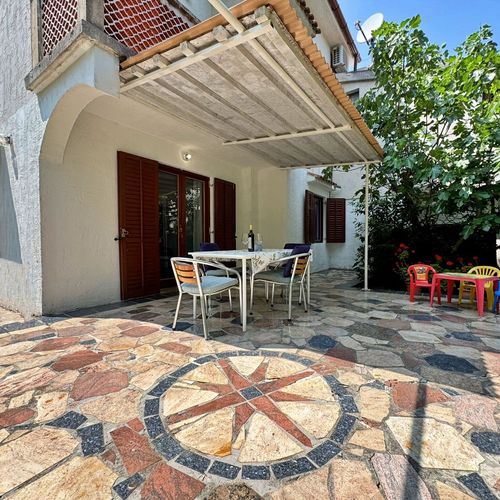 Apartament family la parter cu 1 camera pentru 3 pers. (se poate solicita pat suplimentar)