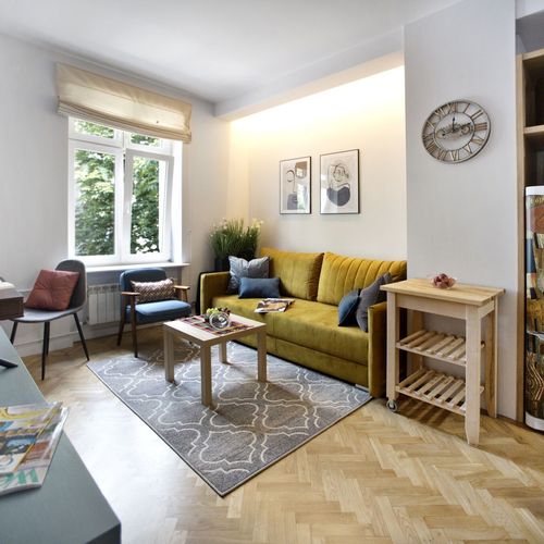 Apartament standard la etaj cu 2 camere pentru 4 pers.