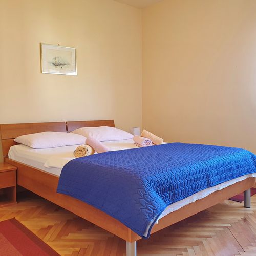 Apartament family la etaj cu 3 camere pentru 6 pers. (se poate solicita pat suplimentar)