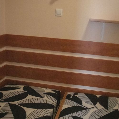 Apartament la parter cu vedere spre grădină pentru 4 pers. (se inchirieaza doar integral)