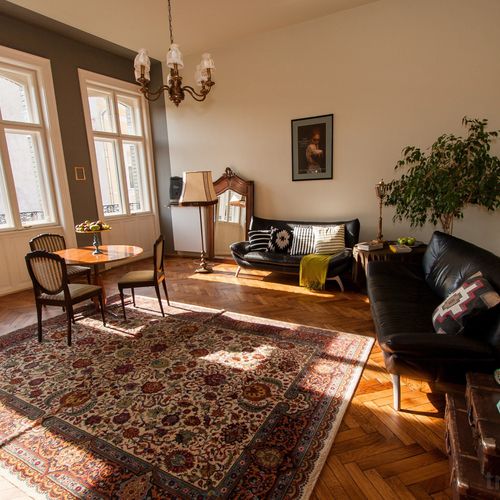 Apartament deluxe cu balcon cu 1 camera pentru 4 pers.