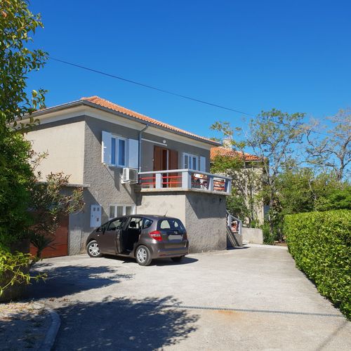 Apartament cu terasă cu vedere spre mare cu 3 camere pentru 6 pers. (se poate solicita pat suplimentar)