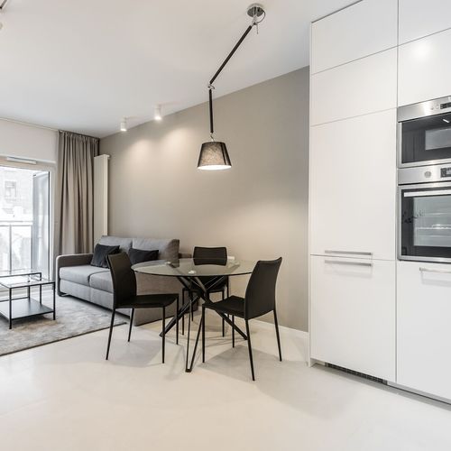 Apartament deluxe la etaj cu 2 camere pentru 4 pers.